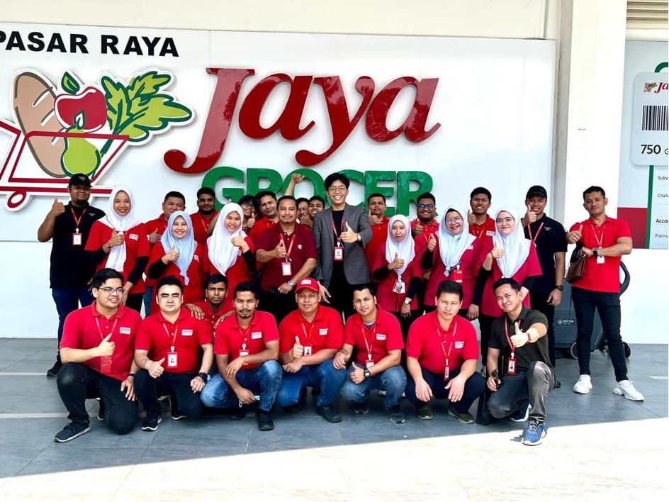 Jaya Grocer team